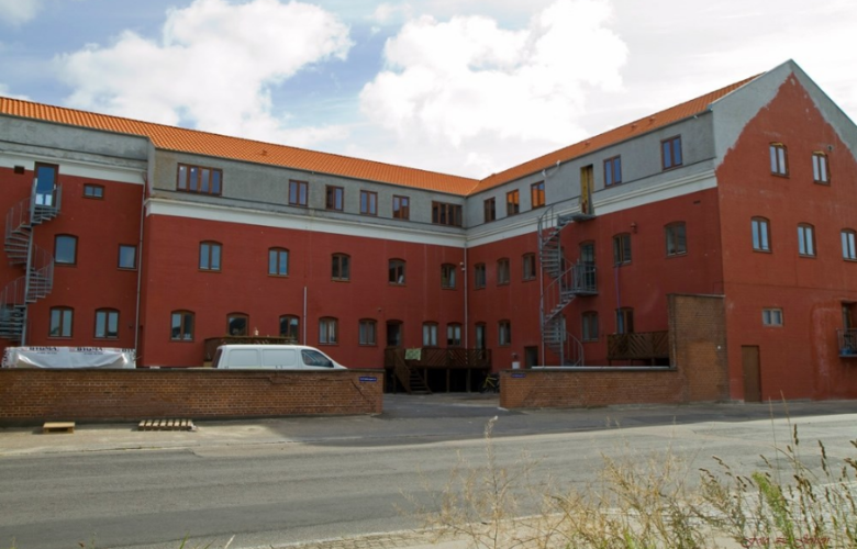 Ude-Bo, Udebo